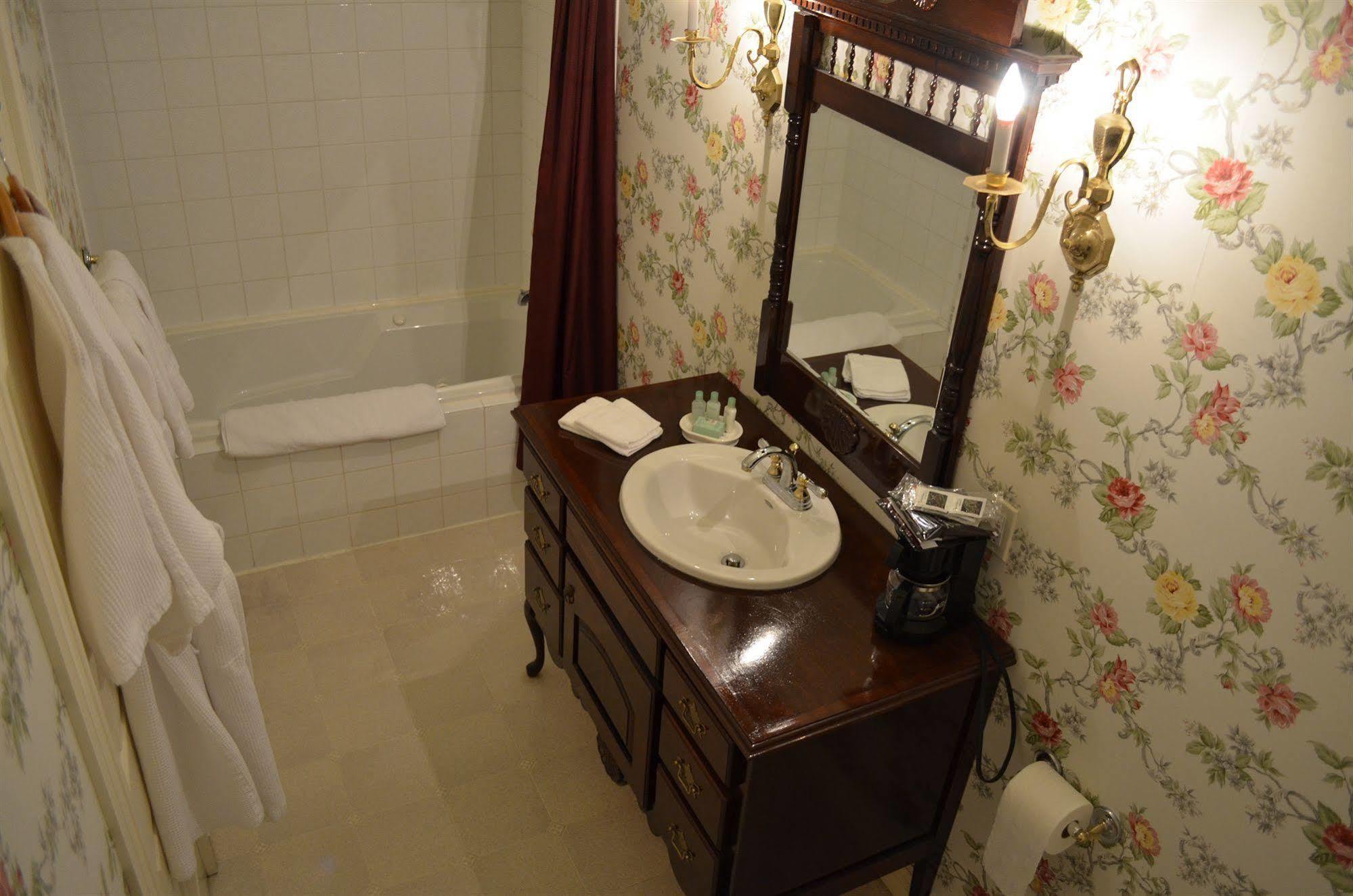 Bedham Hall B&B Niagara Falls Extérieur photo
